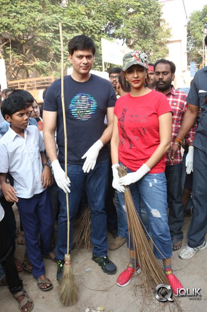 Lakshmi-Manchu-Joins-Swachh-Bharath-Campaign-in-Film-Nagar